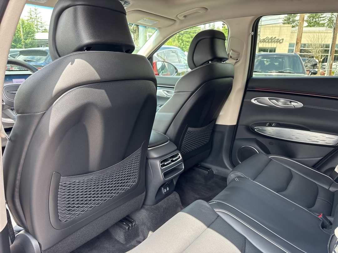 2026 Genesis Electrified Gv70 - Image 44