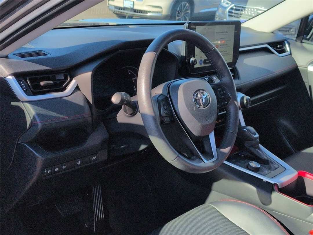 2024 Toyota Rav4 TRD Off Road - Image 12