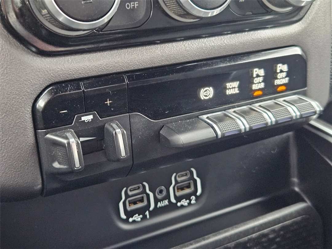 2022 Ram 3500 Big Horn - Image 25