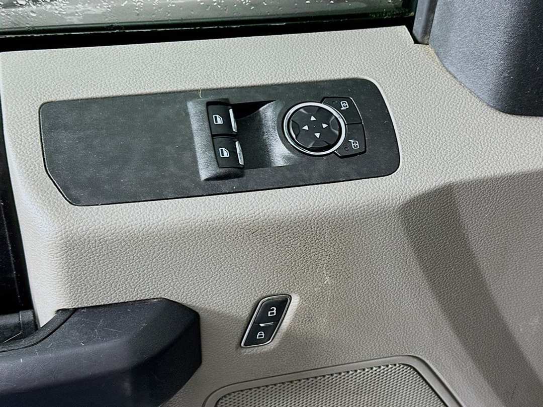 2020 Ford F-150 XL - Image 18