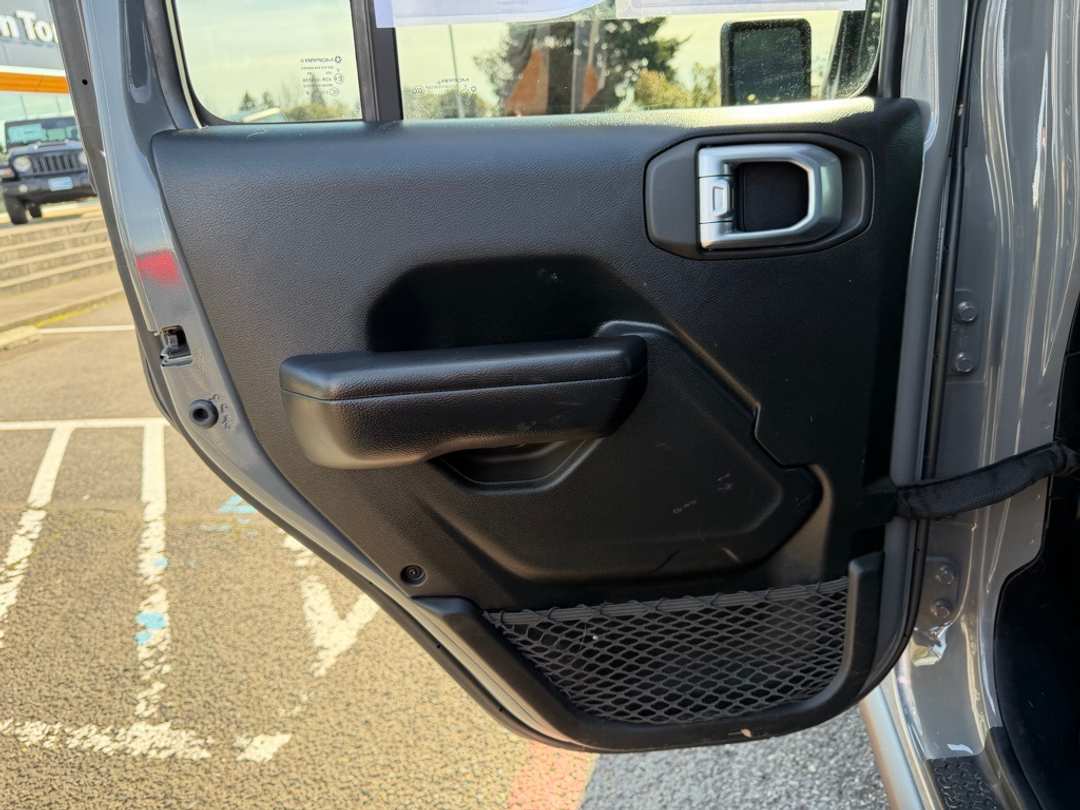 2021 Jeep Gladiator Mojave - Image 27