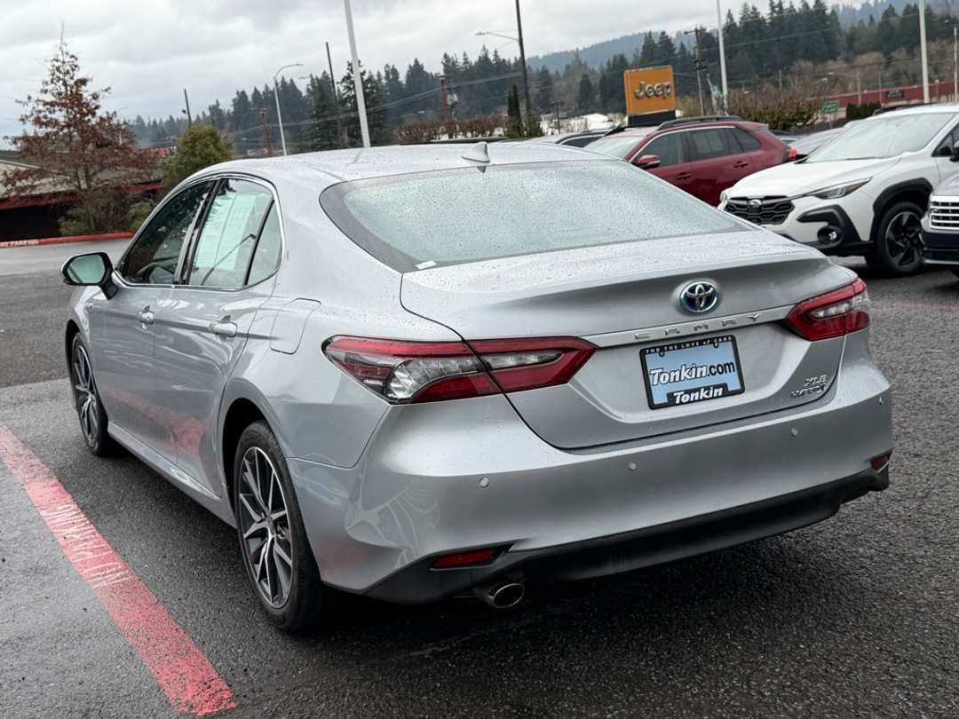 2021 Toyota Camry XLE - Image 6