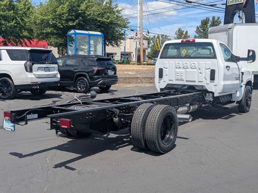 2024 Chevrolet Silverado 4500Hd Work - Image 6
