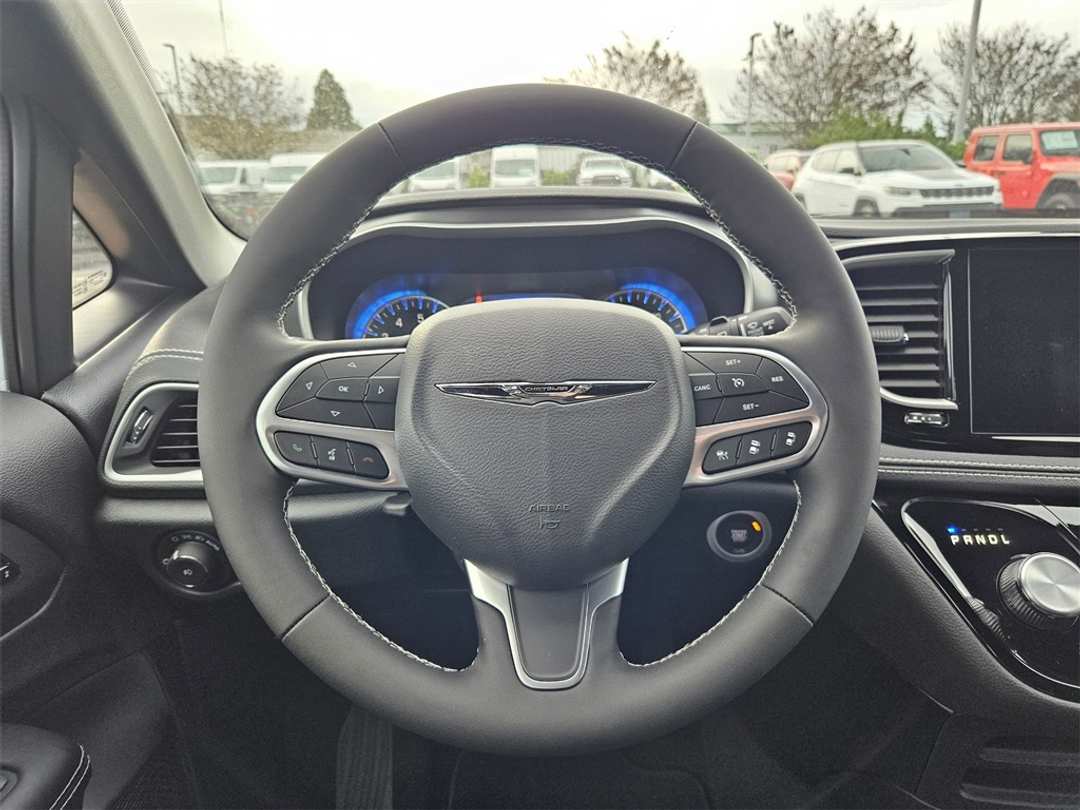2026 Chrysler Pacifica Select - Image 15