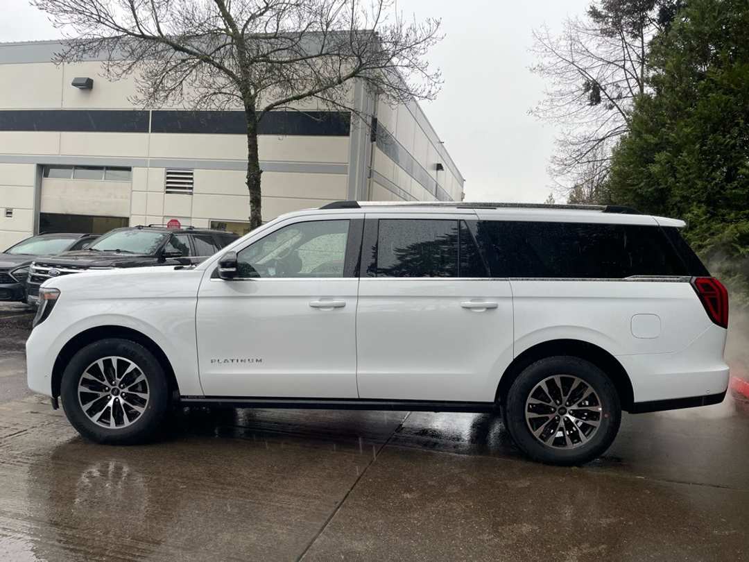 2025 Ford Expedition Max Platinum - Image 7
