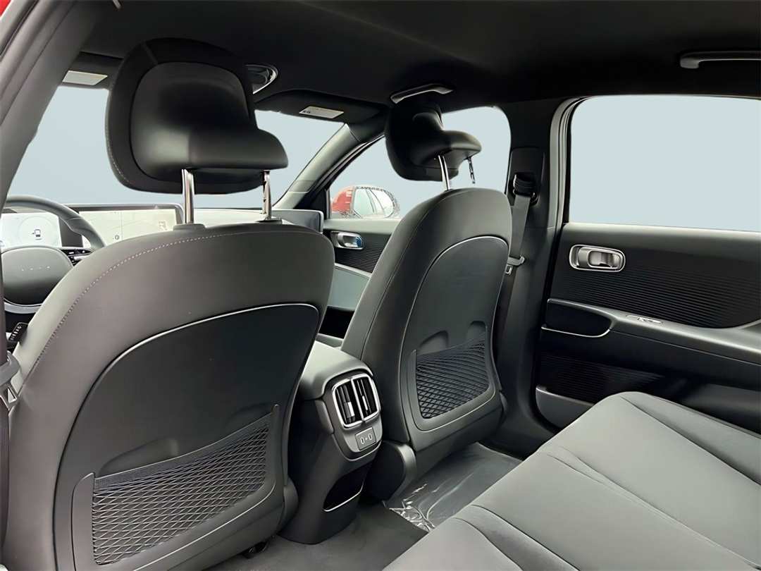 2025 Hyundai Ioniq 6 SE - Image 28