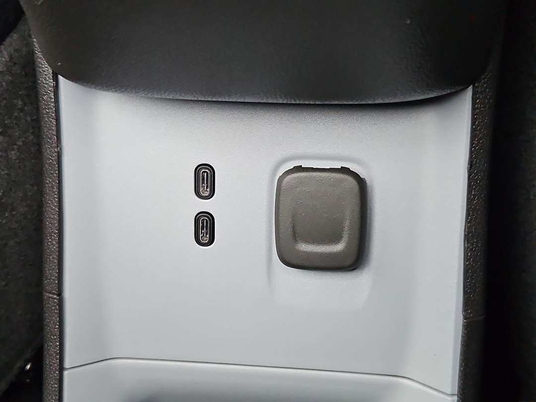 2027 Chevrolet Bolt Ev - Image 34