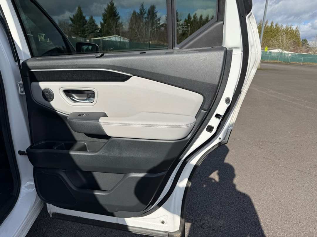 2025 Honda Pilot Elite - Image 26
