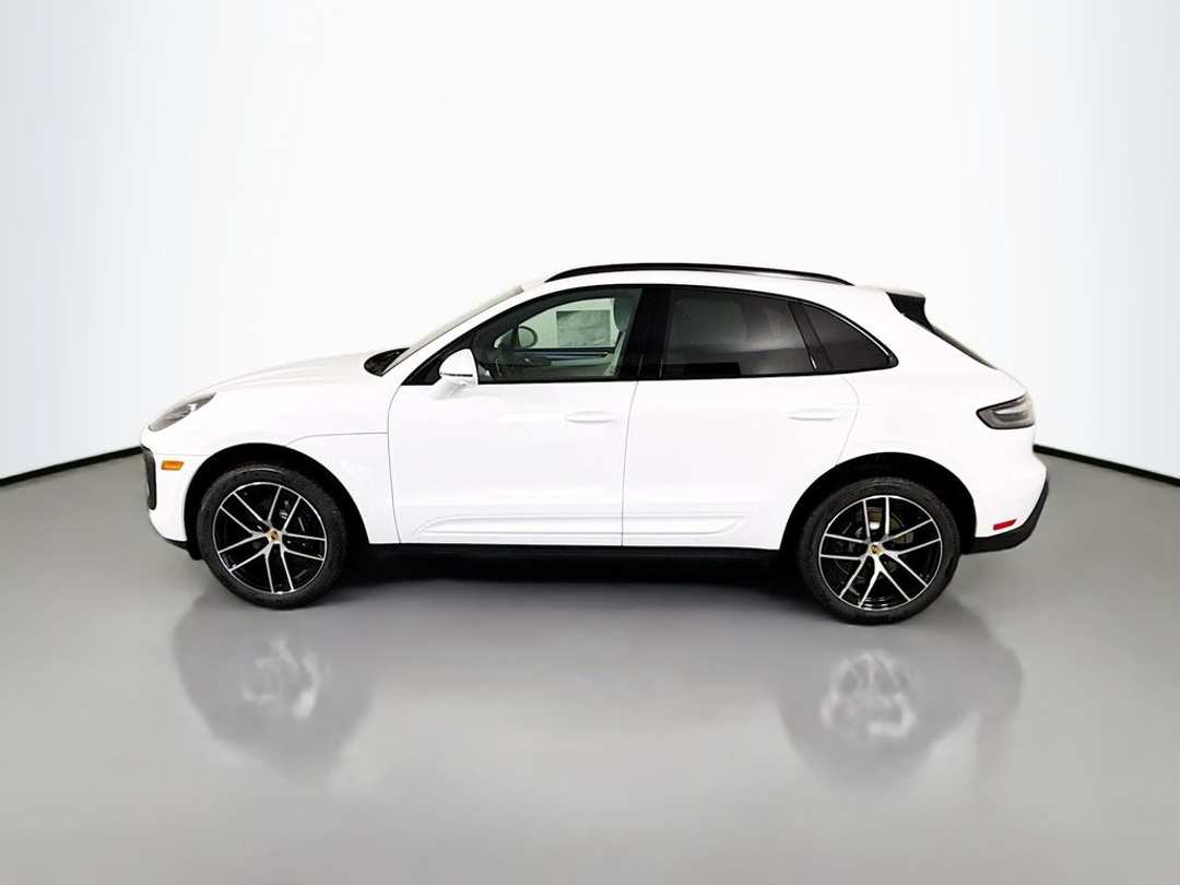 2026 Porsche Macan - Image 2