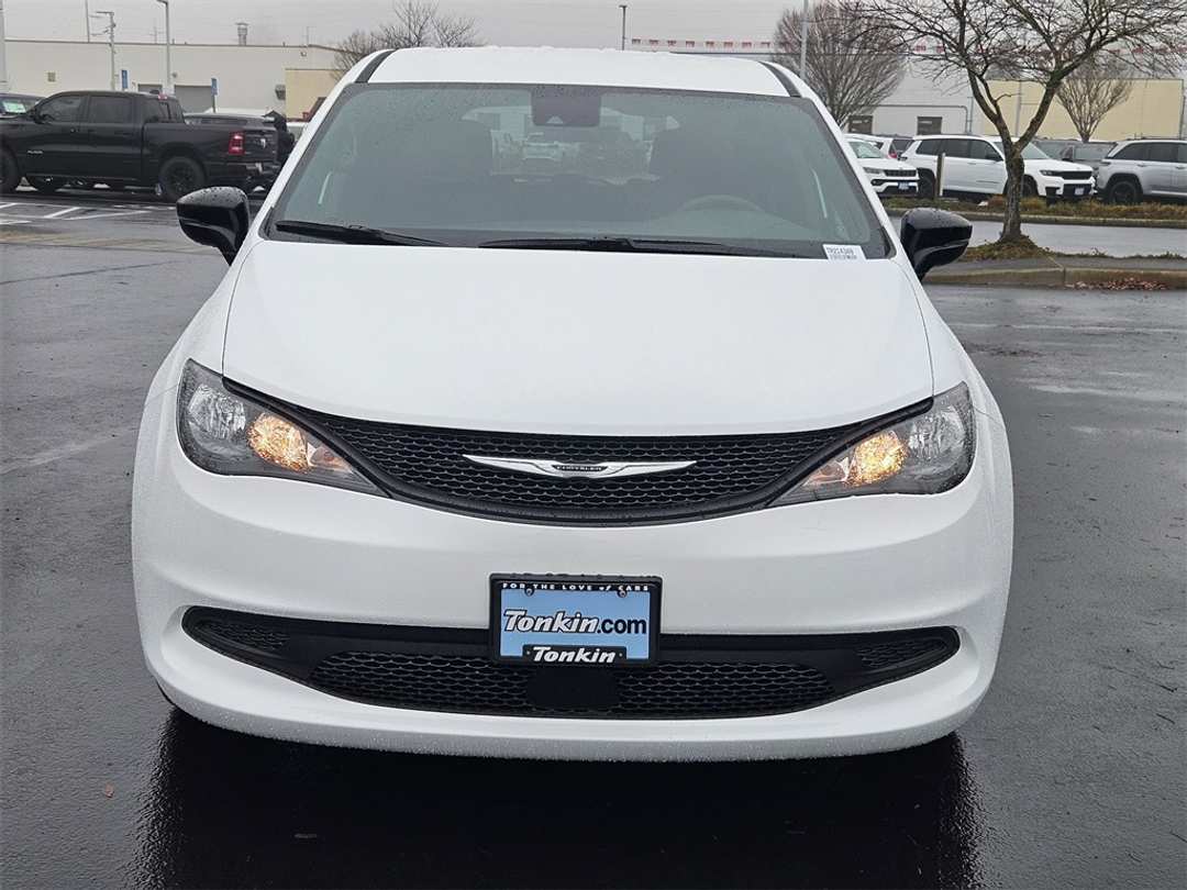 2026 Chrysler Voyager LX - Image 9