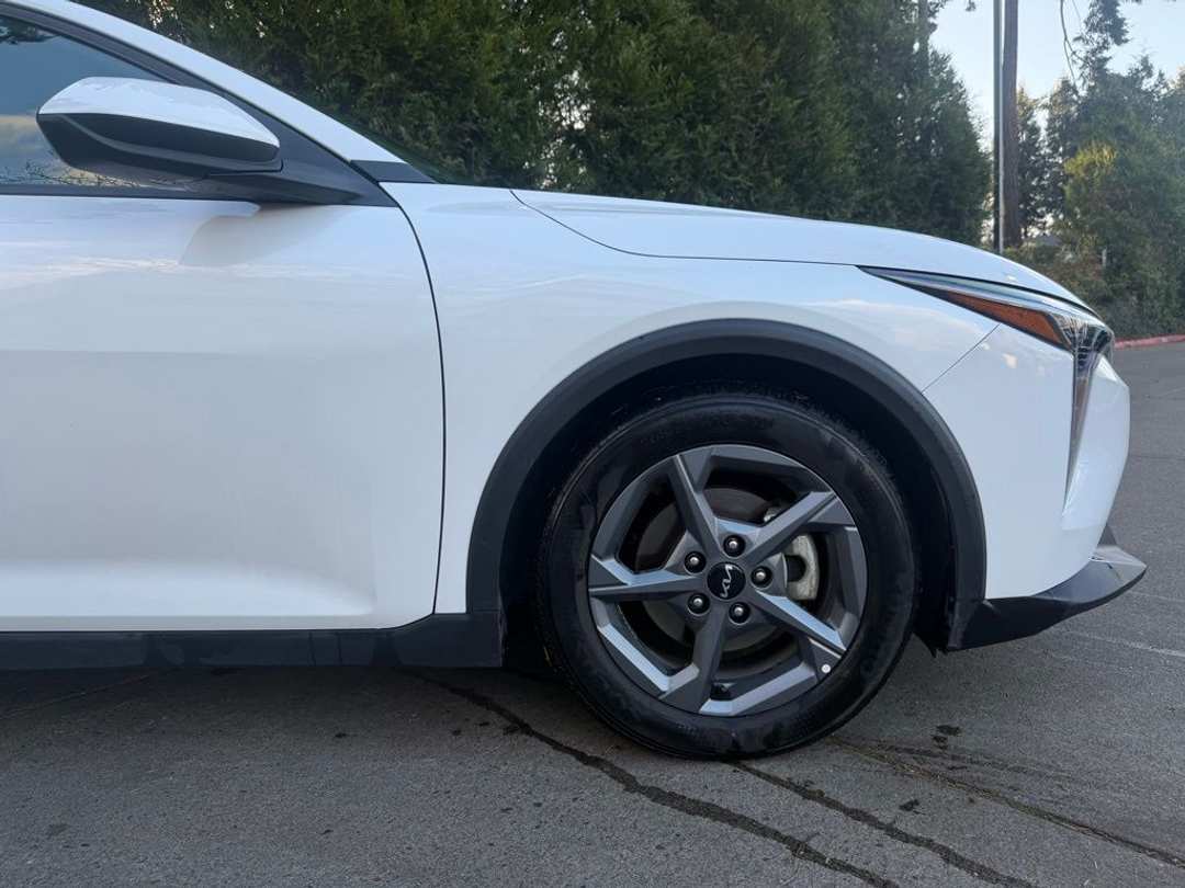 2025 Kia K4 LXS - Image 3