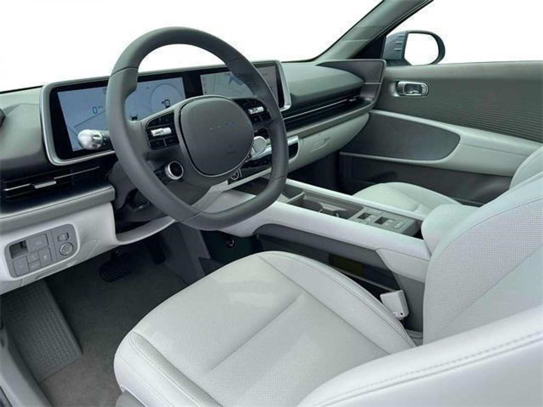 2025 Hyundai Ioniq 6 SEL - Image 14