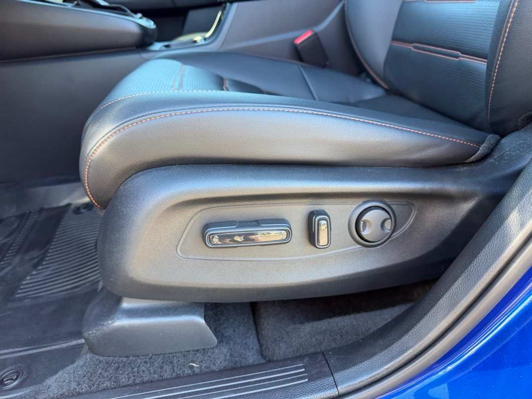 2025 Honda CR-V Sport Touring - Image 15