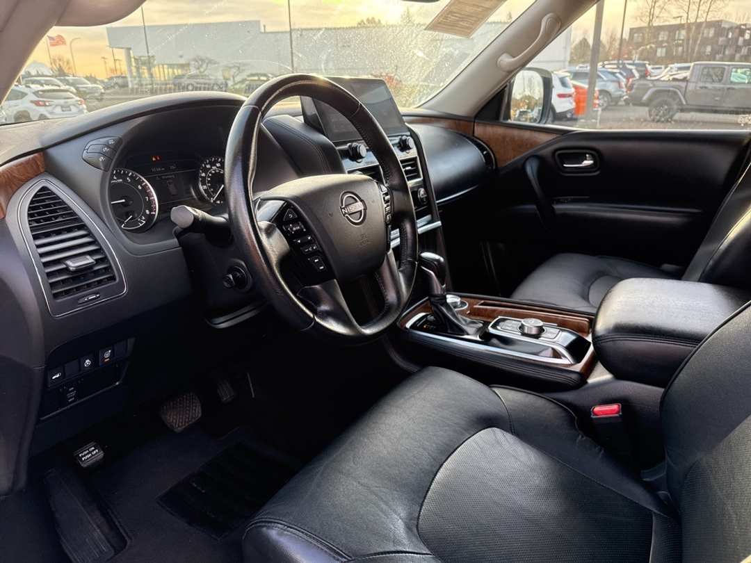 2023 Nissan Armada SL - Image 14