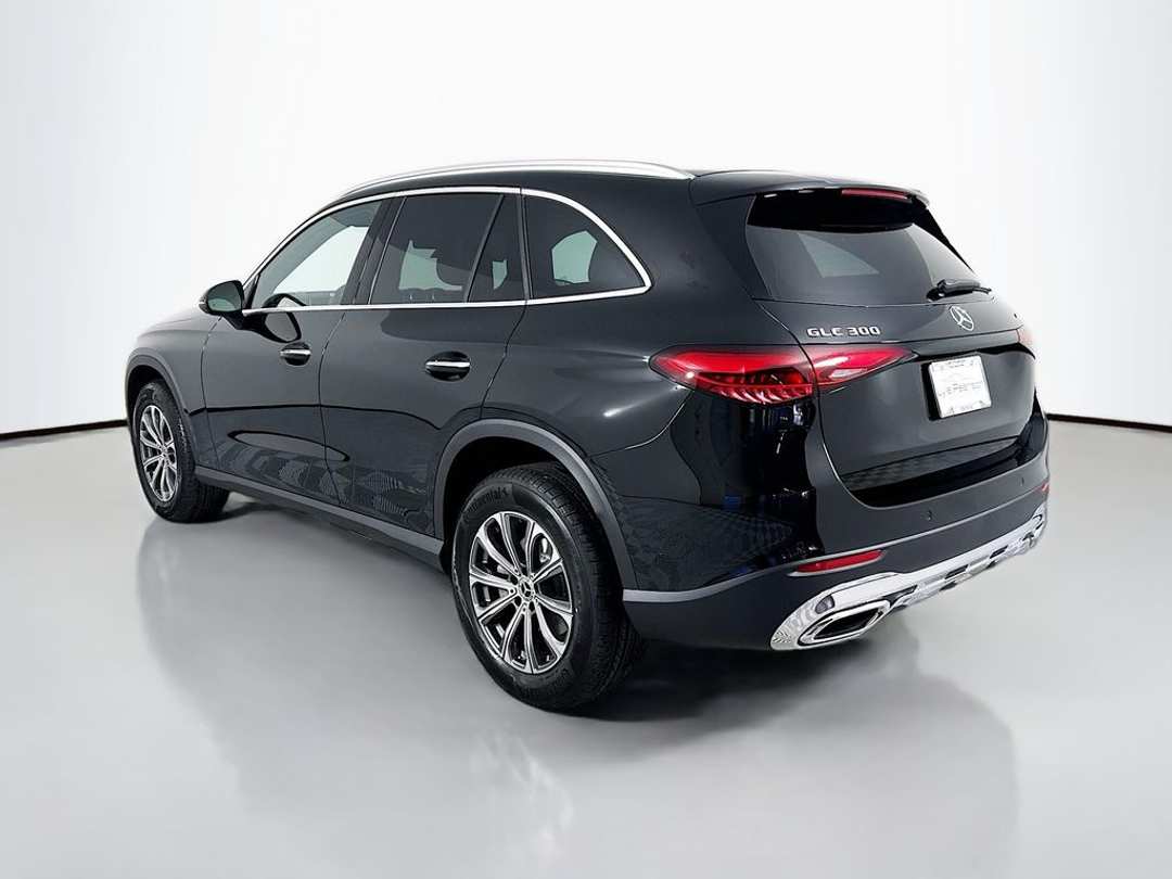 2026 Mercedes-Benz GLC GLC 300 - Image 3