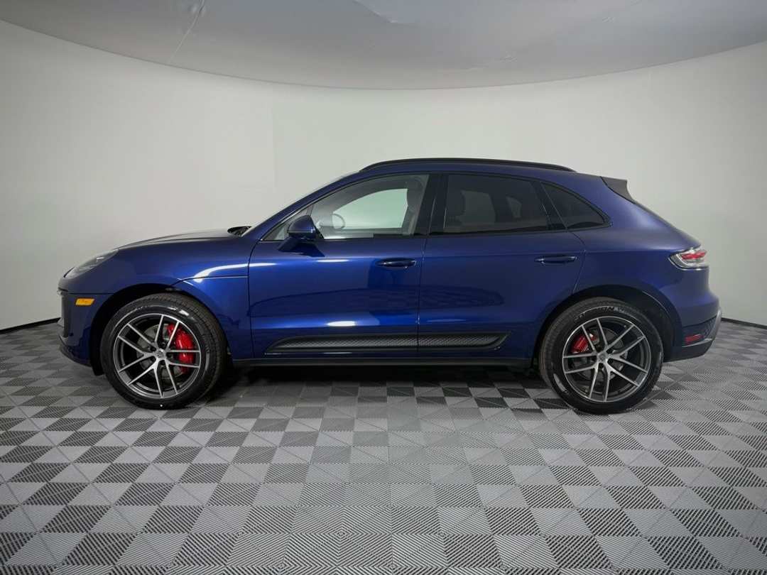 2026 Porsche Macan S - Image 2
