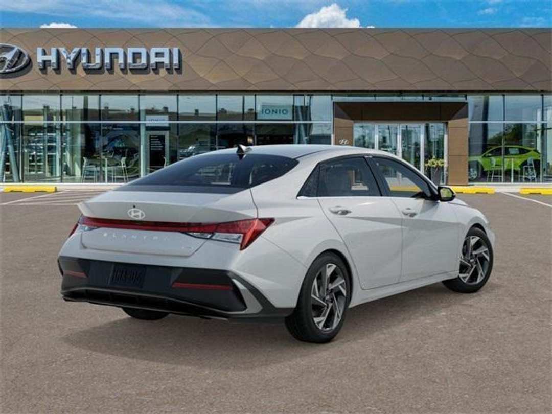 2026 Hyundai Elantra Limited - Image 4