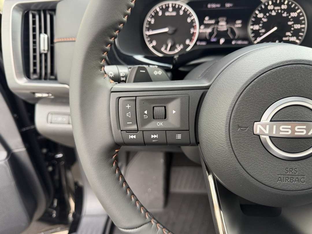 2025 Nissan Pathfinder Rock Creek - Image 16