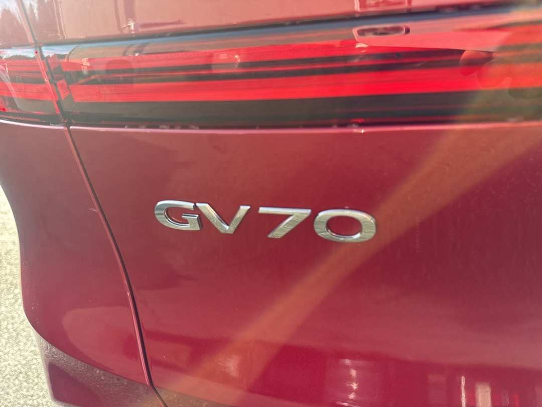 2026 Genesis Gv70 2.5T Select - Image 11