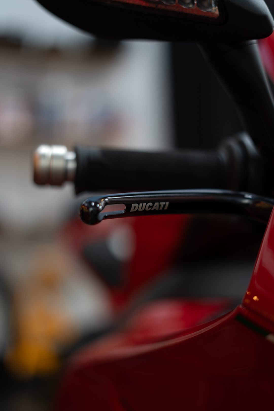 2025 Ducati Panigale V4 S - Image 4