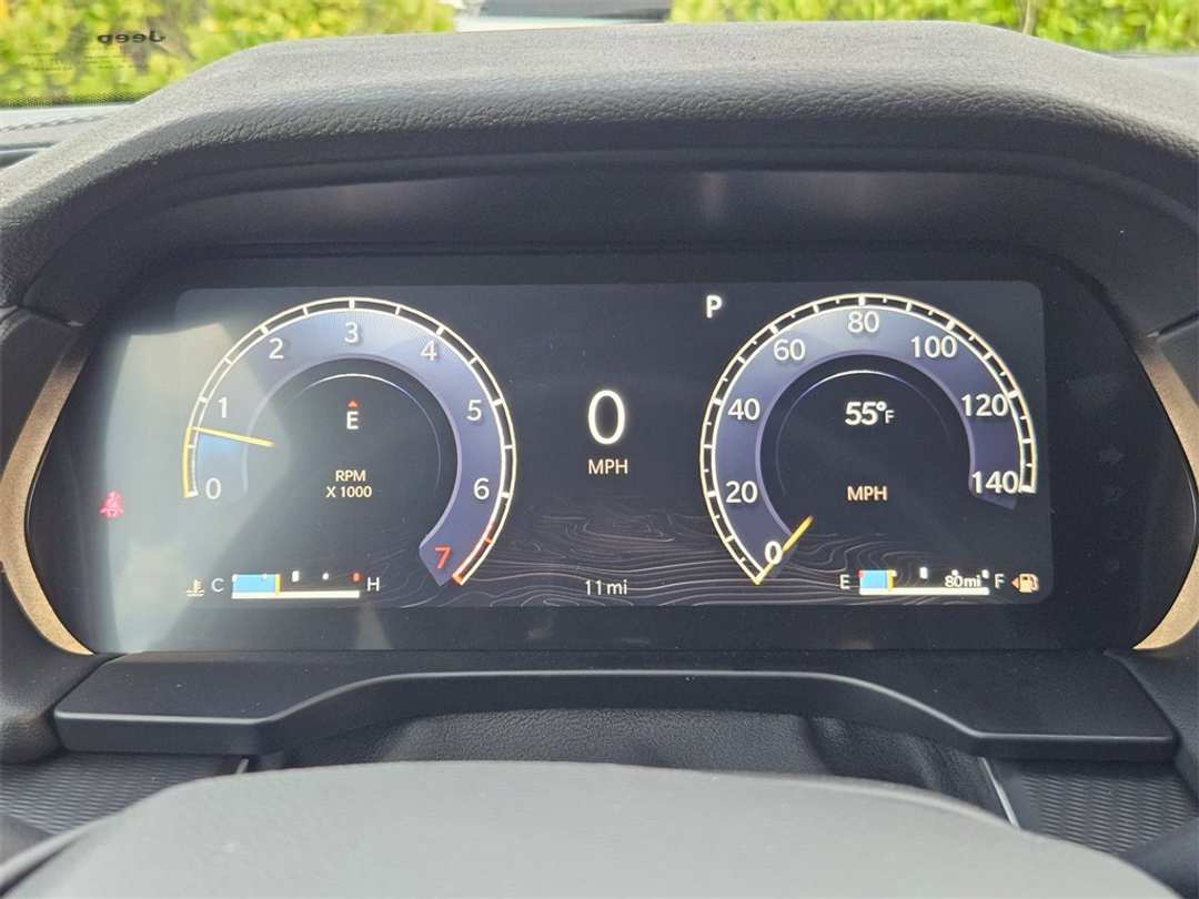 2025 Jeep Grand Cherokee Altitude X - Image 16