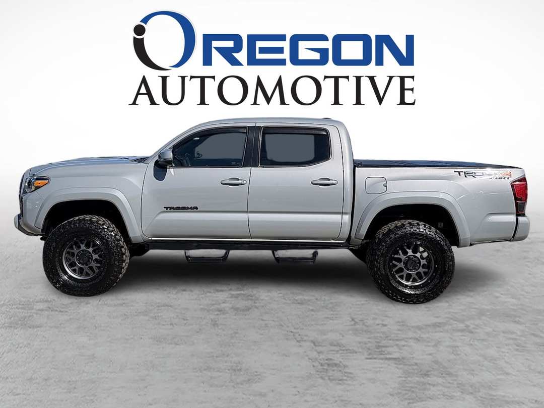 2019 Toyota Tacoma Double TRD SPORT - Image 2