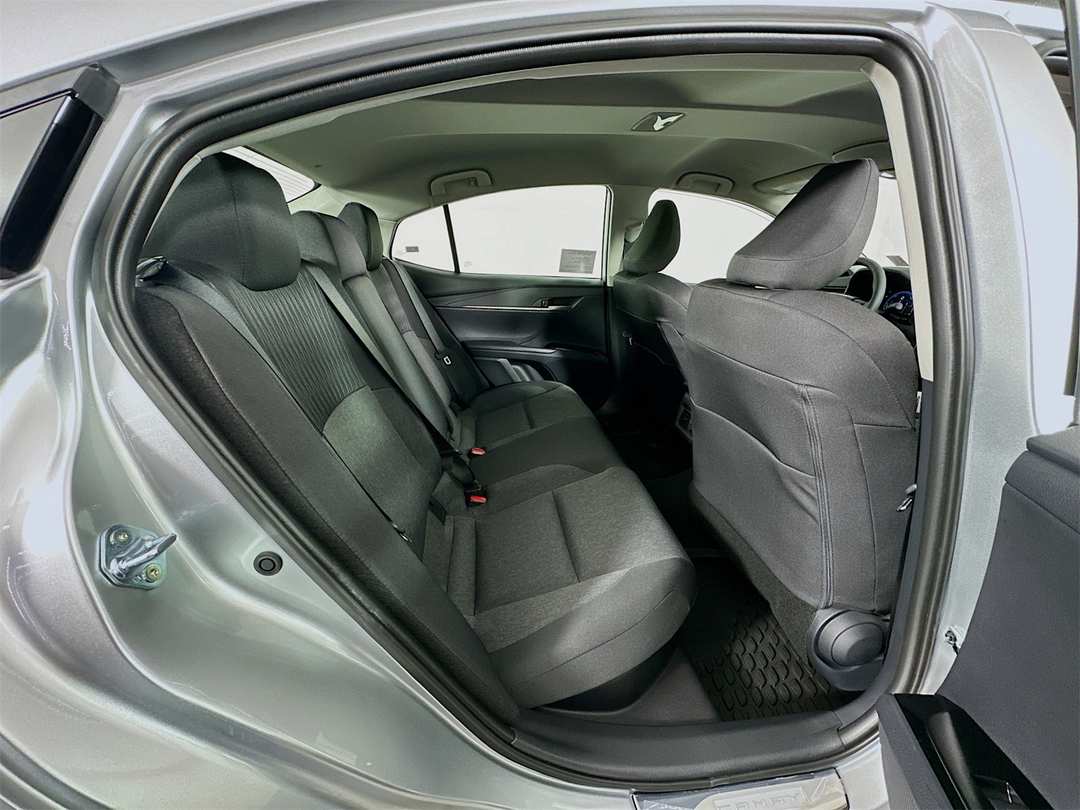 2026 Toyota Camry LE - Image 27