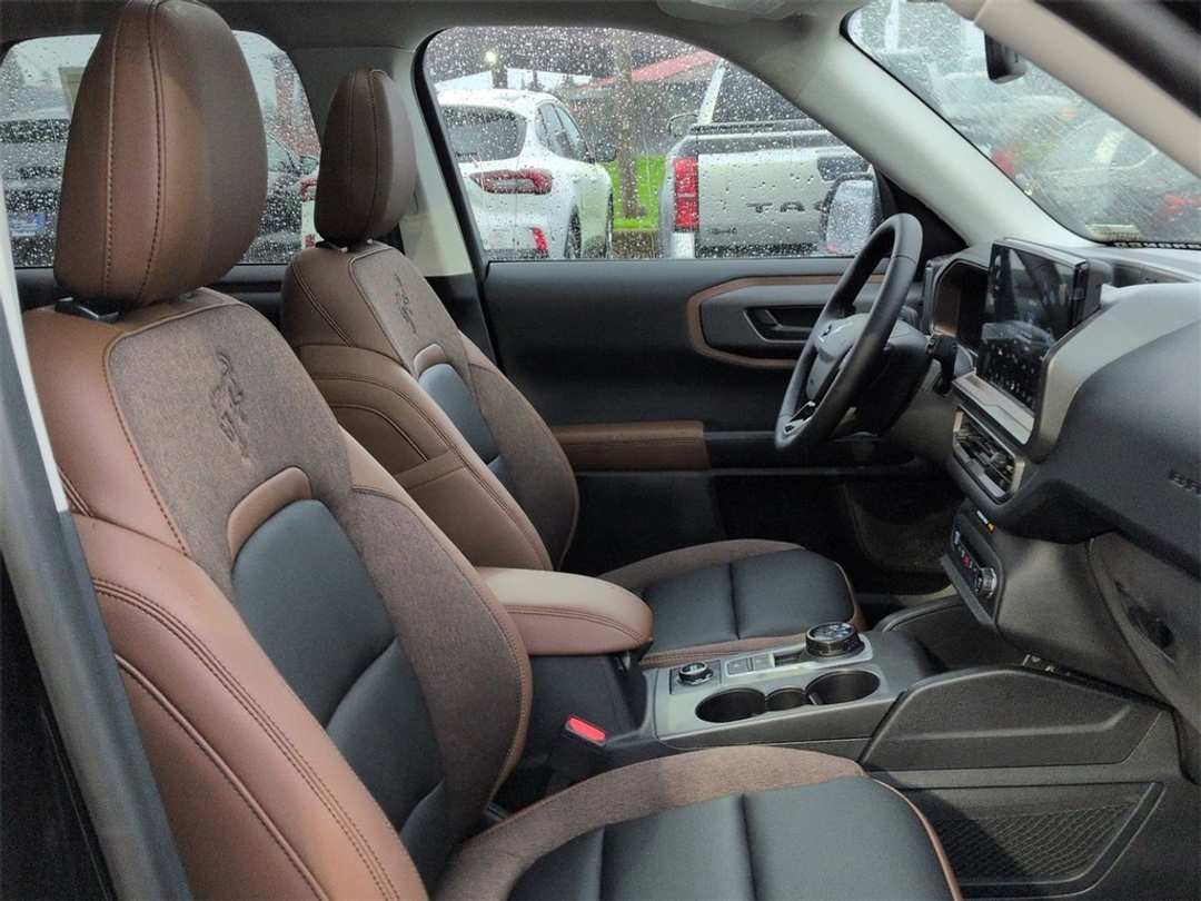 2025 Ford Bronco Sport Outer Banks - Image 30