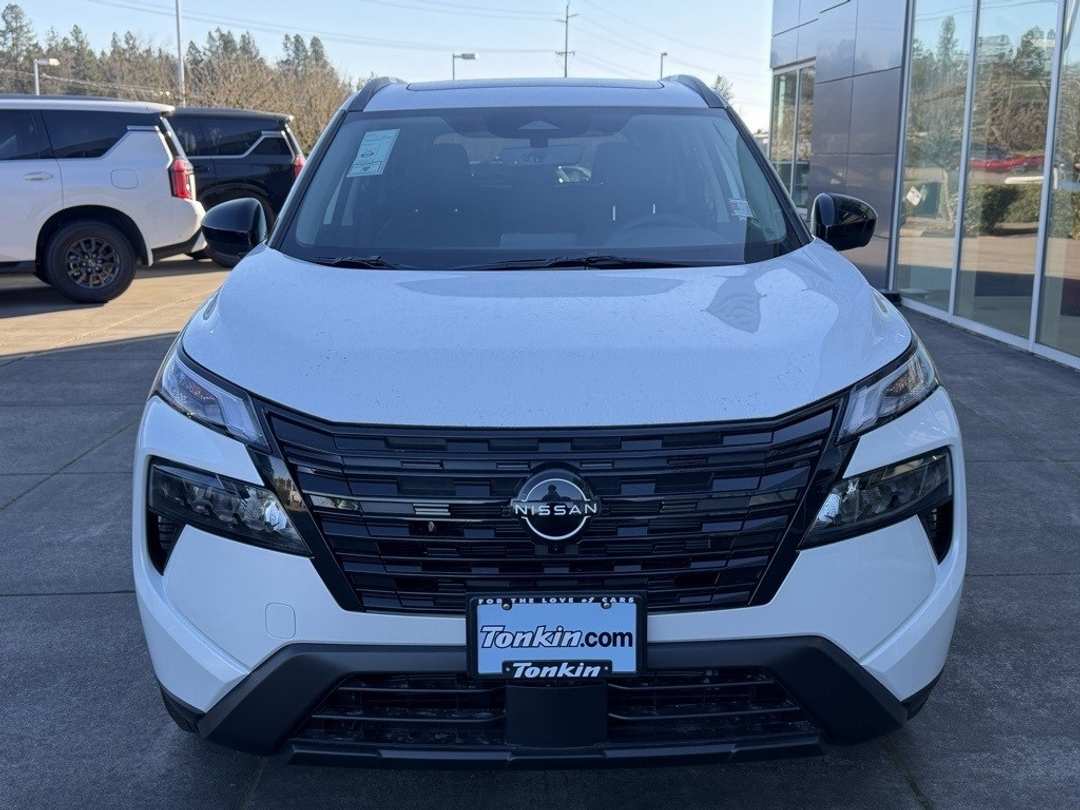 2026 Nissan Rogue Dark Armor - Image 3