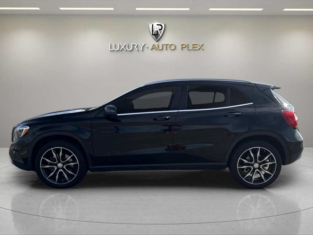 2017 Mercedes-Benz GLA GLA 250 - Image 2