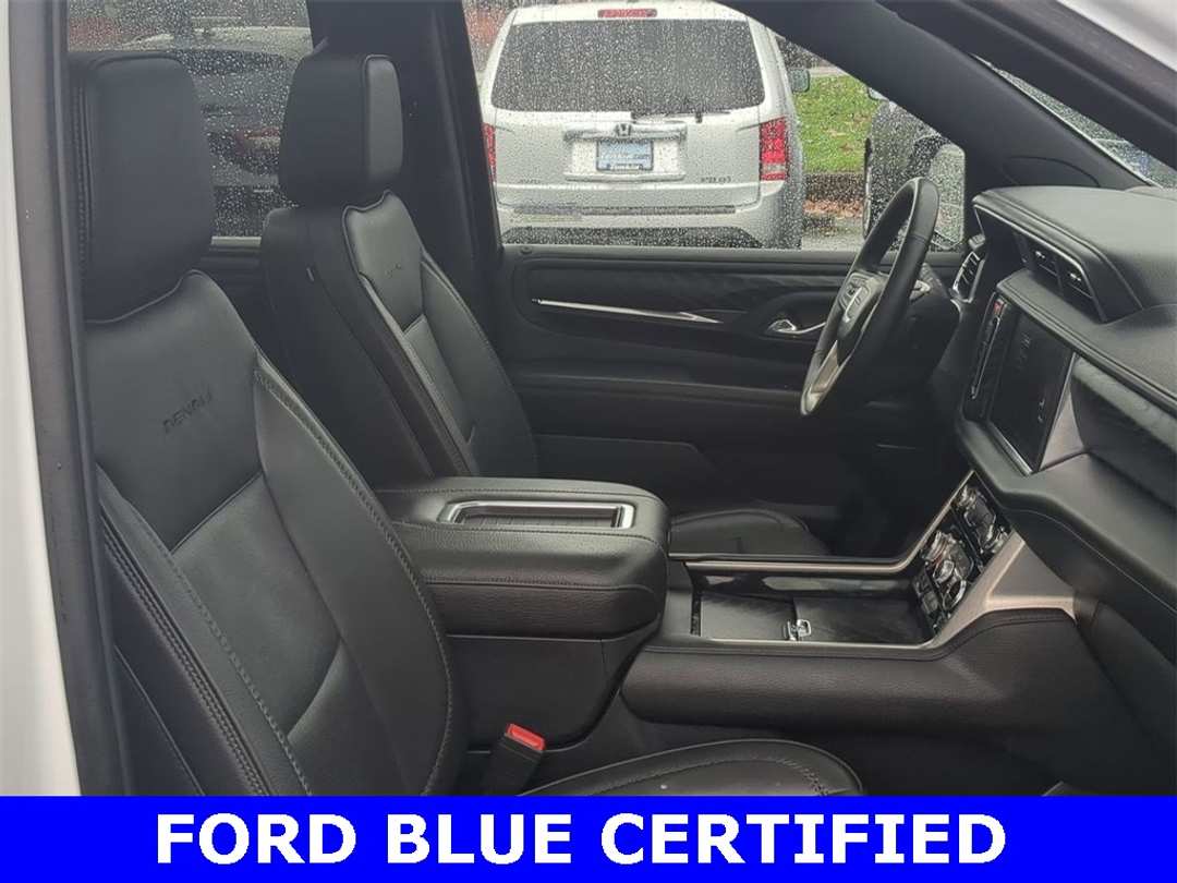 2024 GMC Yukon Denali - Image 32