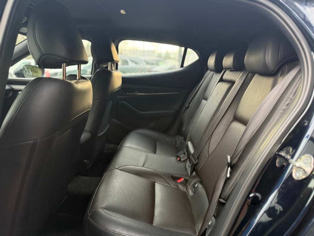 2020 MAZDA Mazda3 Premium - Image 20