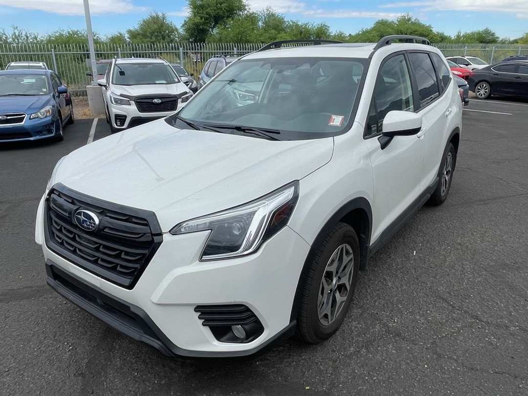 2023 Subaru Forester Premium - Image 3