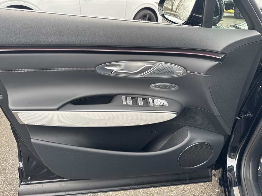 2026 Genesis Gv70 2.5T Advanced - Image 15