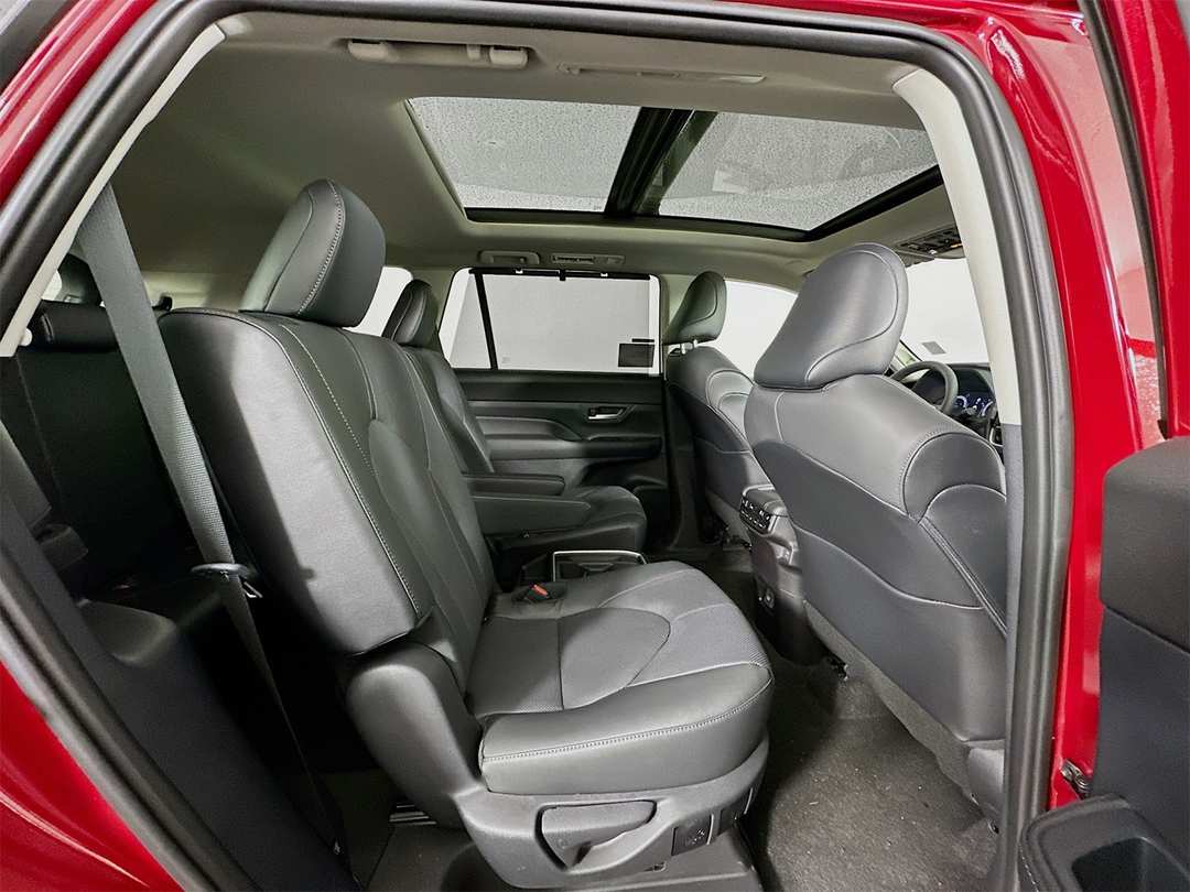 2026 Toyota Grand Highlander Limited - Image 30