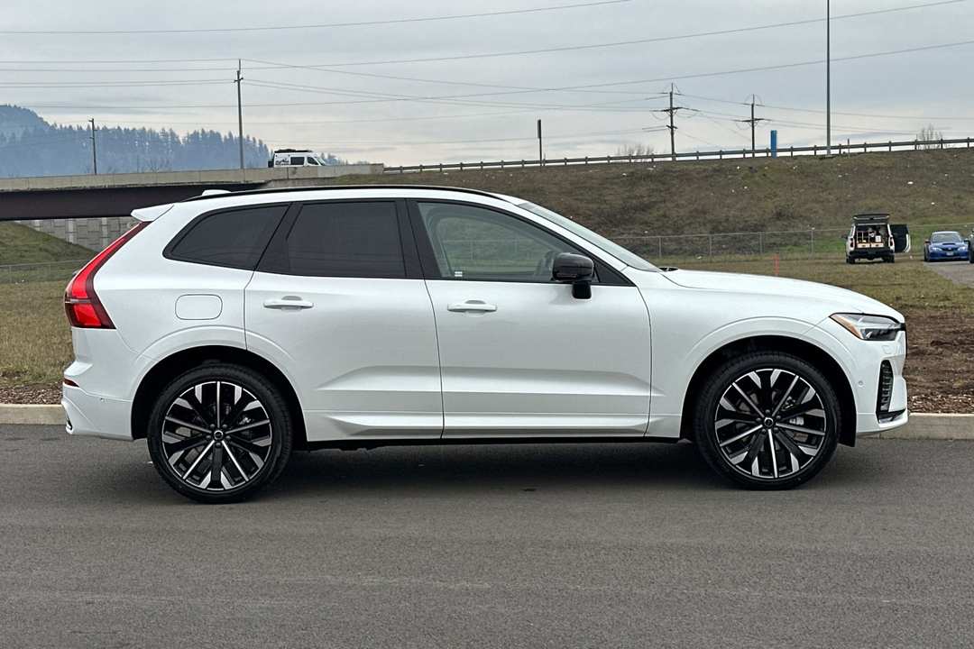 2026 Volvo Xc60 B5 Ultra - Image 2