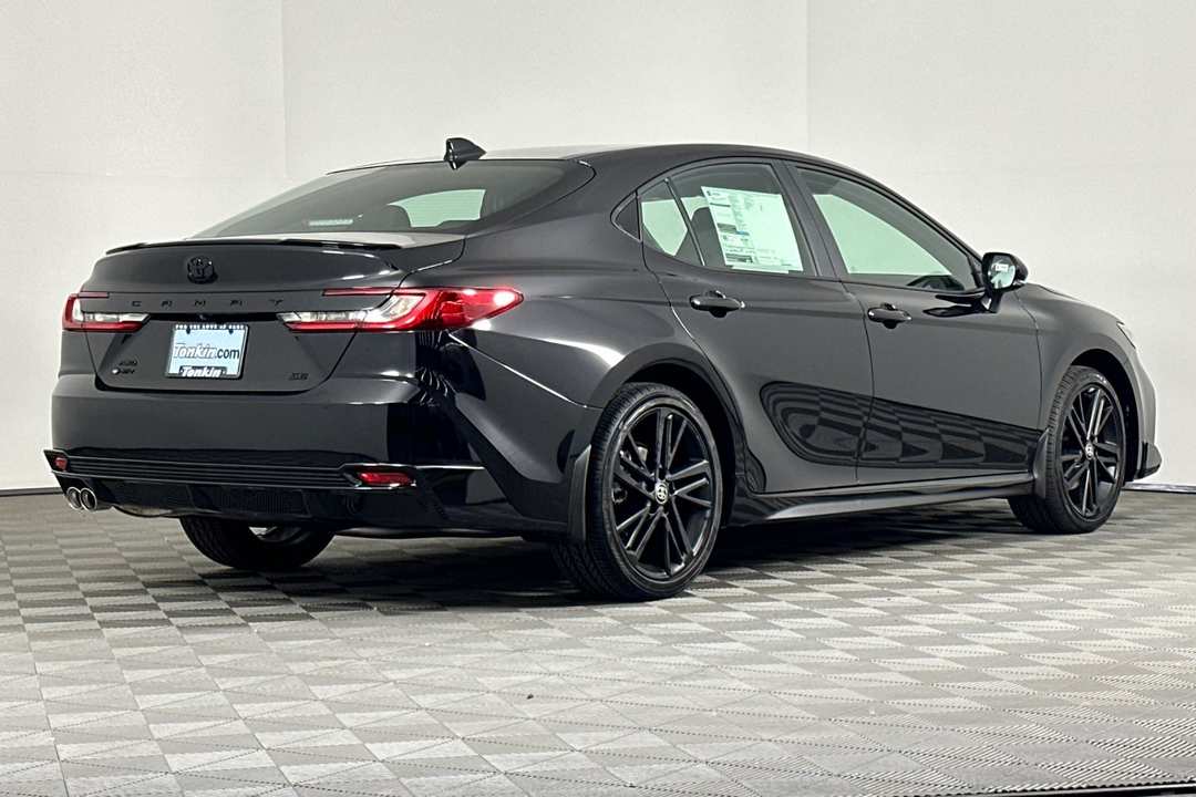 2026 Toyota Camry SE Nightshade - Image 4