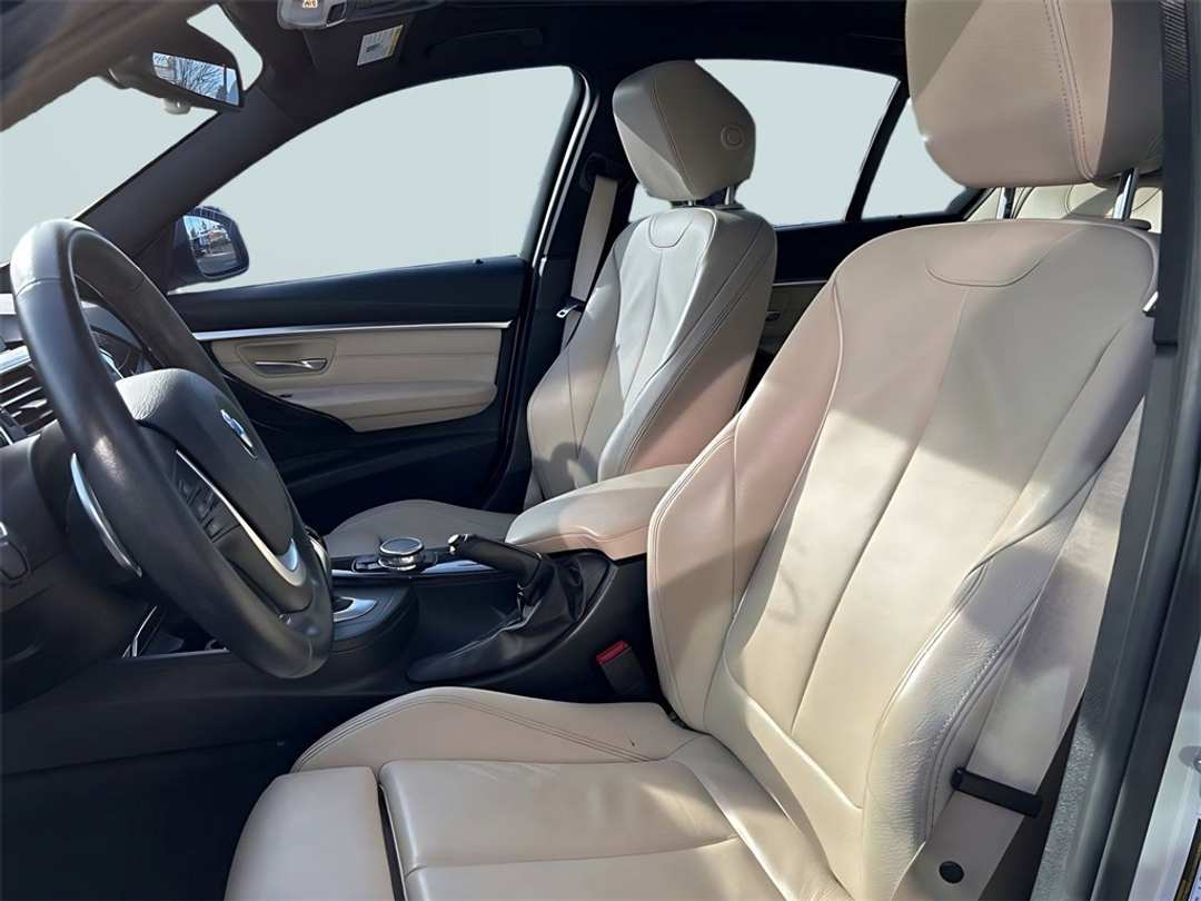 2016 BMW 3 Series 328i - Image 9