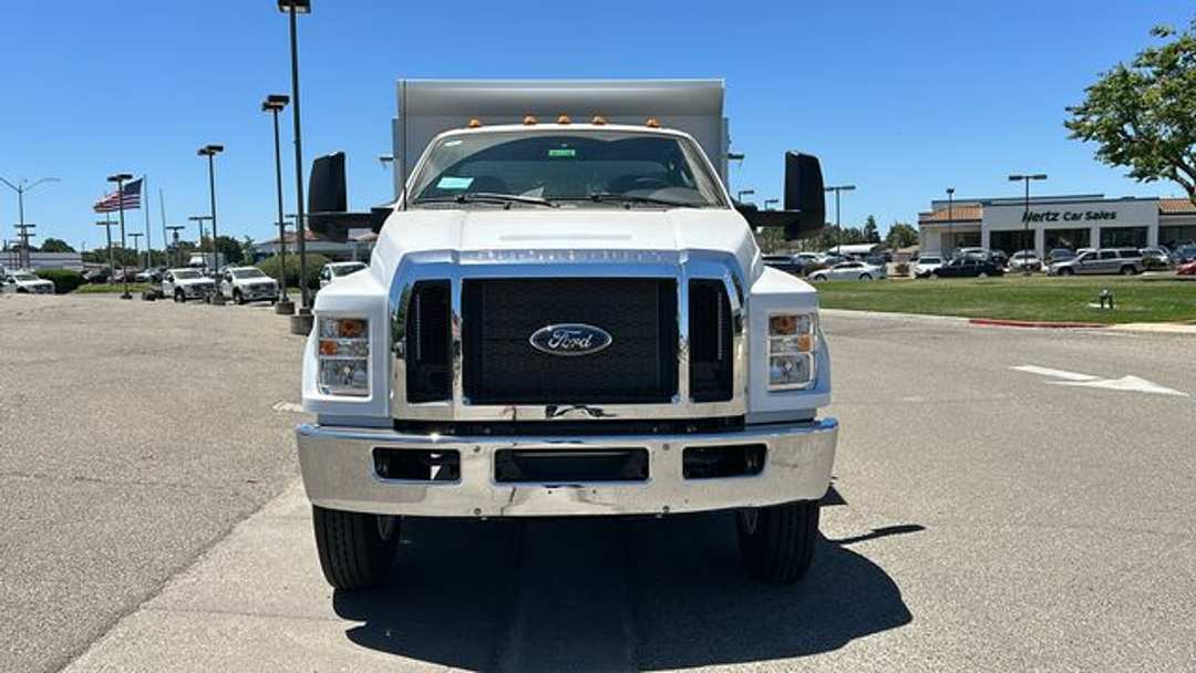 2025 Ford F-650Sd Base - Image 2