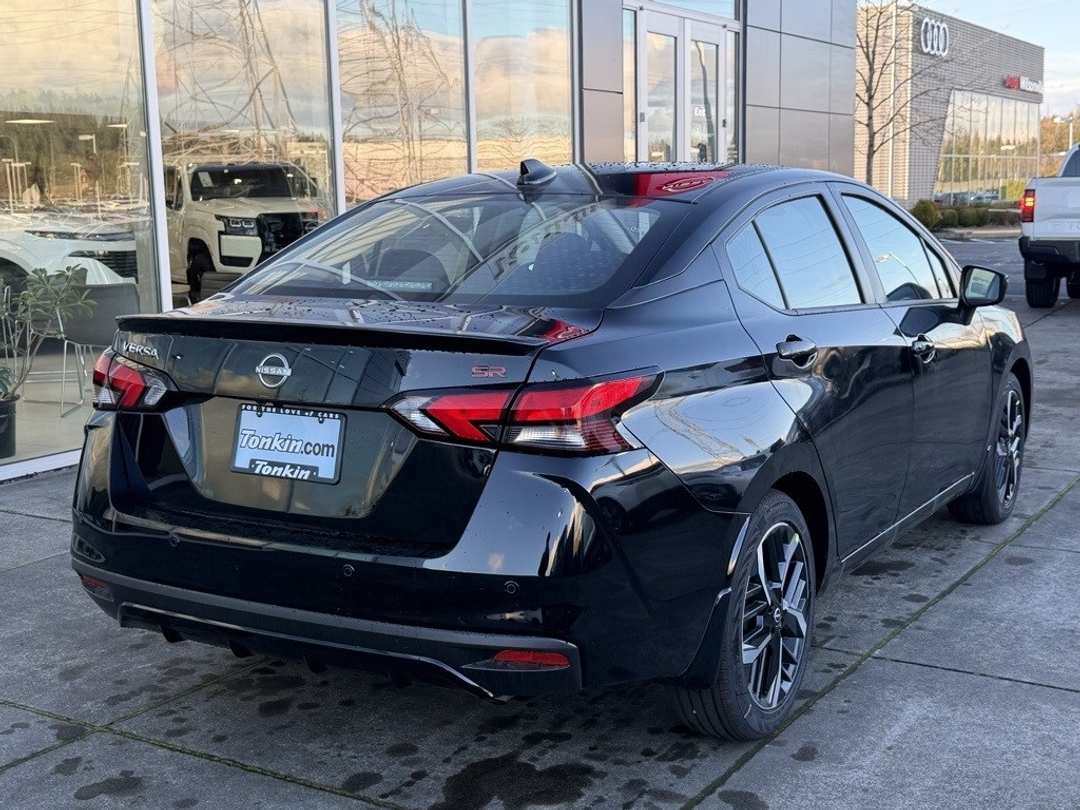 2025 Nissan Versa 1.6 SR - Image 8