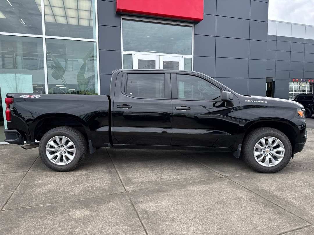 2024 Chevrolet Silverado 1500 Custom - Image 2