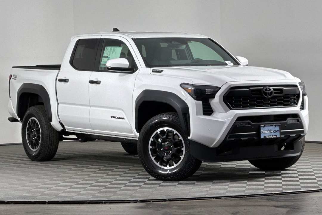 2025 Toyota Tacoma TRD Off Road - Image 2