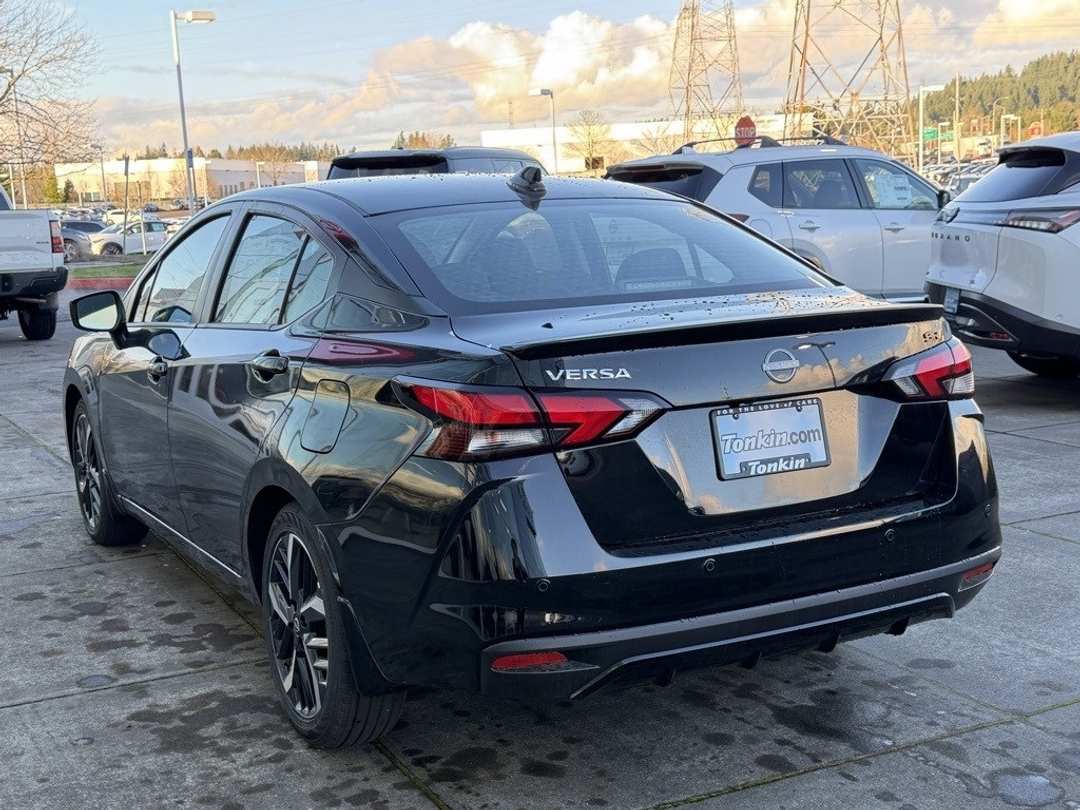 2025 Nissan Versa 1.6 SR - Image 5