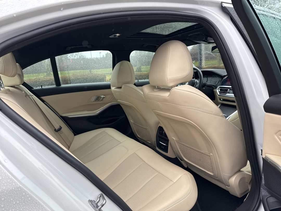 2022 BMW 3 Series 330i xDrive - Image 24