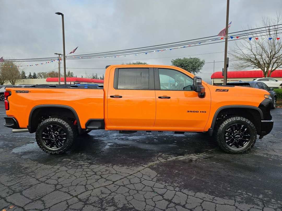 2026 Chevrolet Silverado 3500Hd LT - Image 7