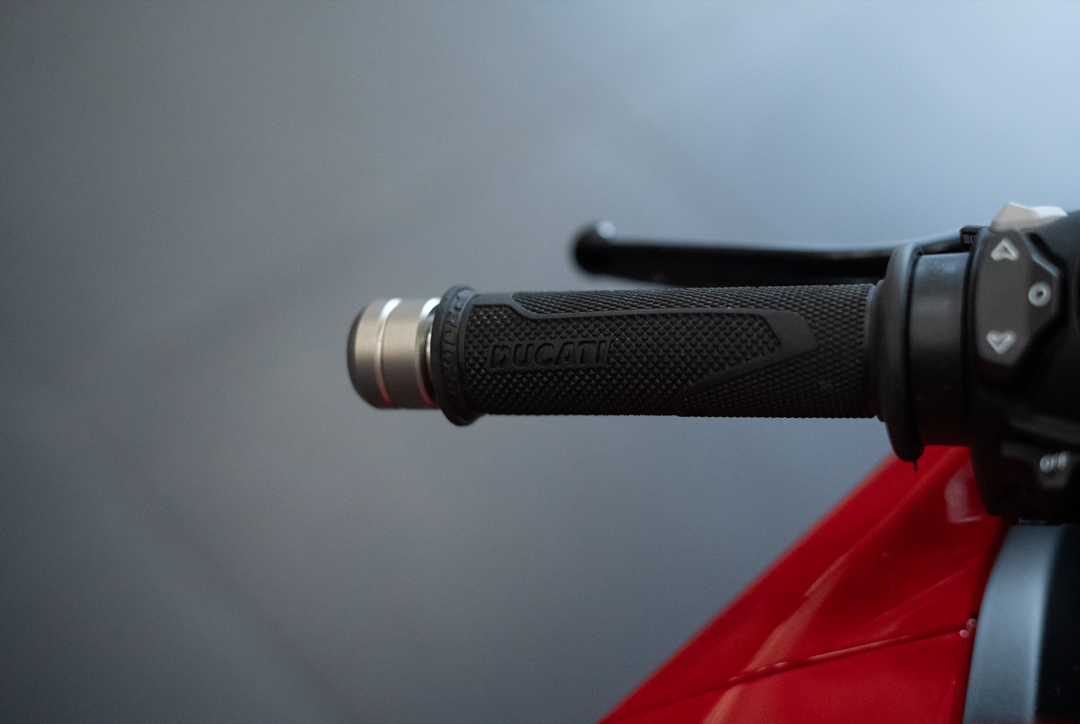 2025 Ducati Panigale V4 S - Image 4