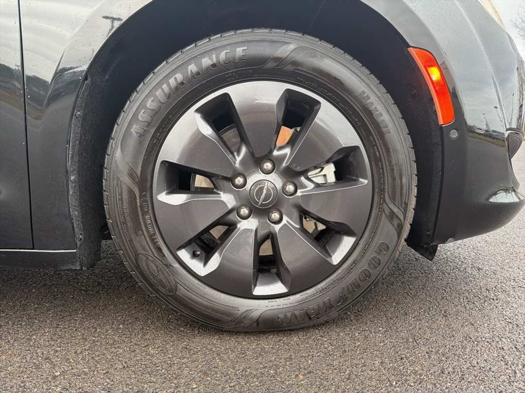 2019 Chrysler Pacifica Limited - Image 9