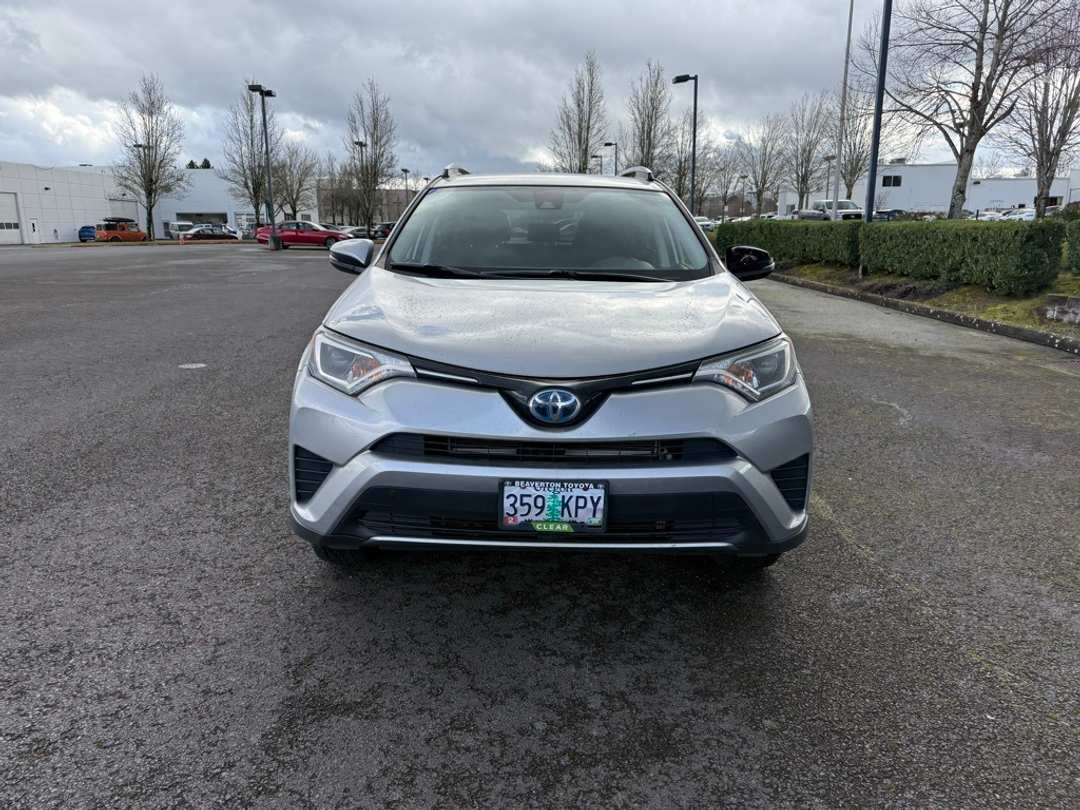 2018 Toyota Rav4 LE - Image 2