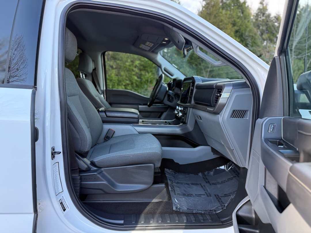 2025 Ford F-150 XLT - Image 22