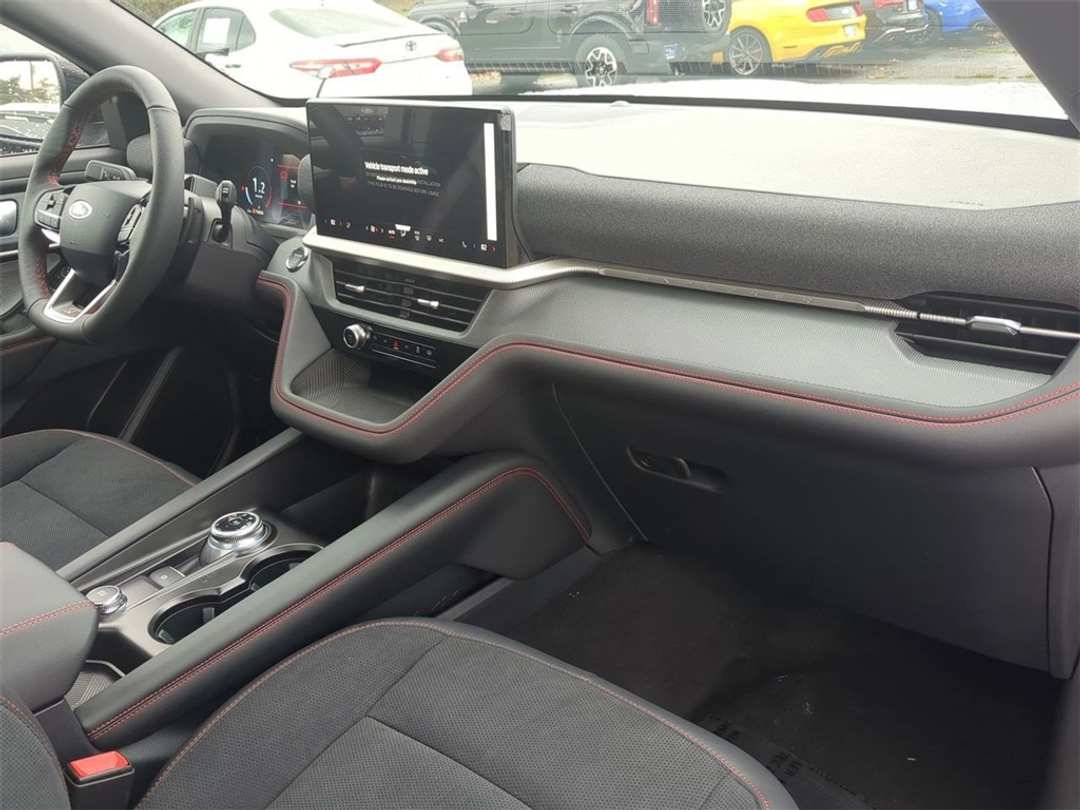 2026 Ford Explorer ST - Image 32